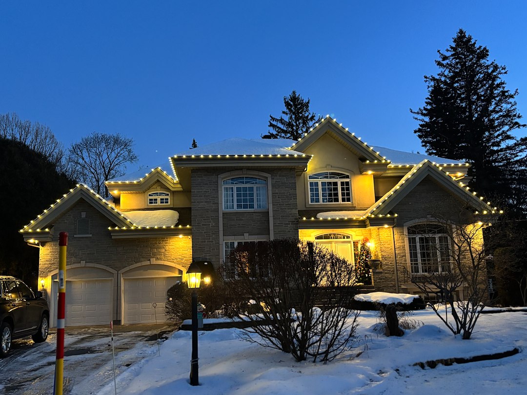 Belle installation des lumières de Noël à Laval, Qc.